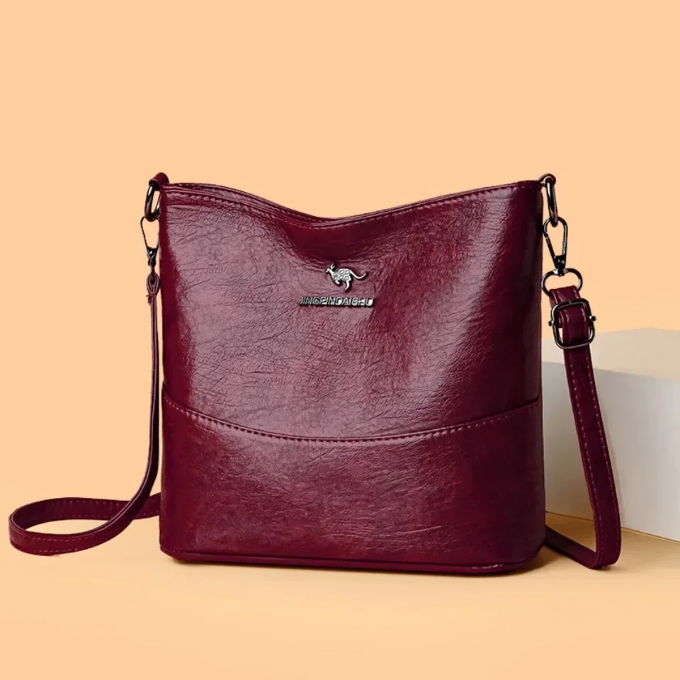 Luxury Bags Japan - Miękka torebka crossbody ze skóry PU