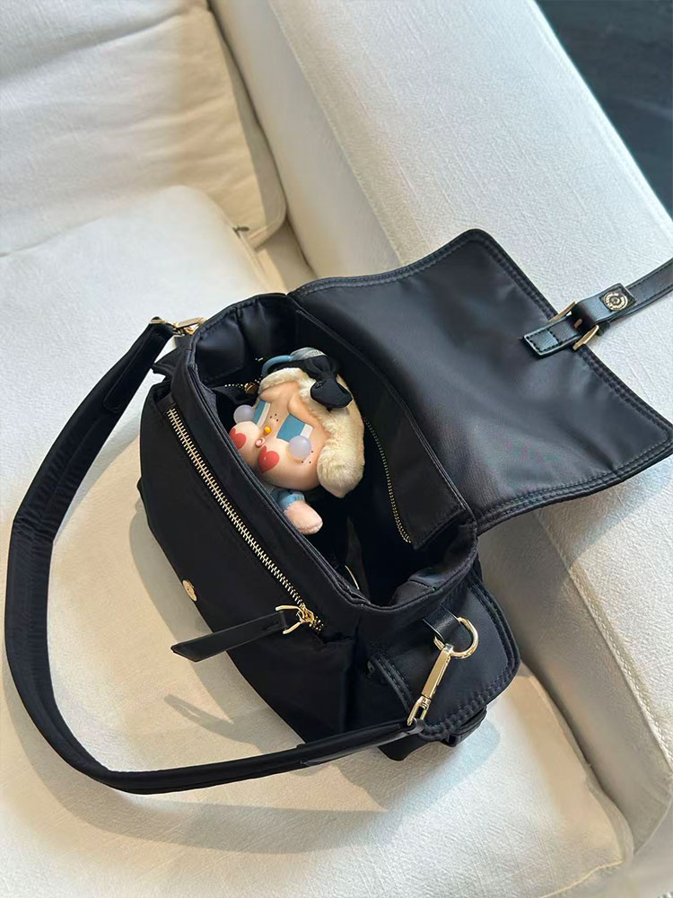 Czarna nylonowa torba o dużej  – Luxury Bags For Young Women recenzja i cena