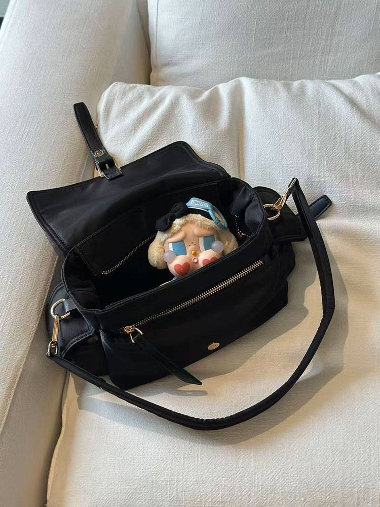 Czarna nylonowa torba o dużej  – Luxury Bags For Young Women recenzja i cena